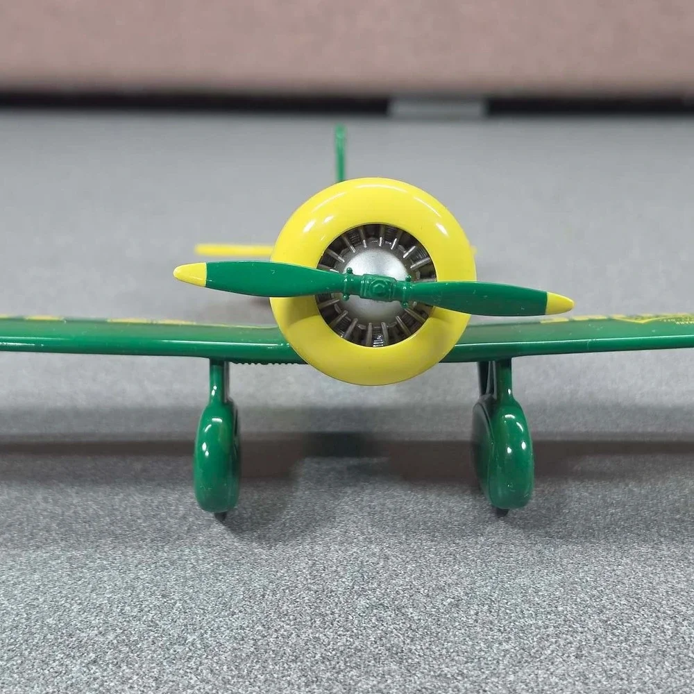 Valvoline V-100 Airplane Green Excellent Die-Cast Collectible